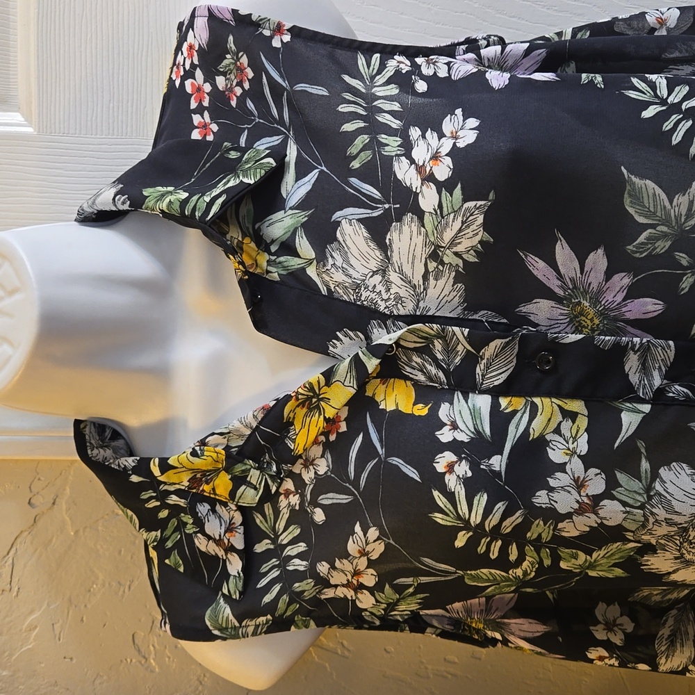 H & M Sheer Sleeveless Floral Top - Picture 2 of 5